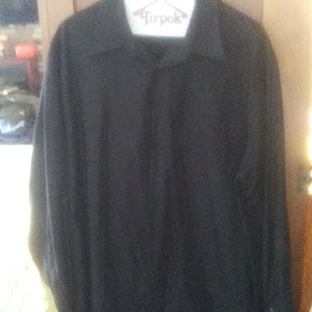 Men's long sleeve black shirt